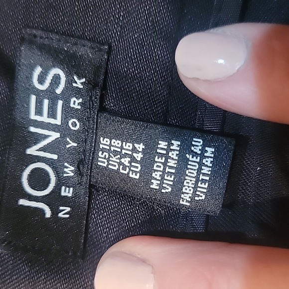 Jones New York linen capris, size 16 - Picture 3 of 4